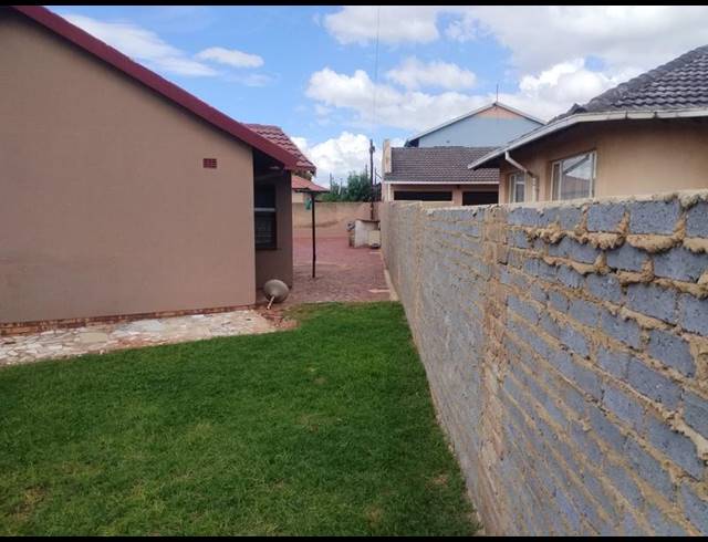 3 BEDROOM HOUSE FOR SALE IN ZAKARIYYA PARK